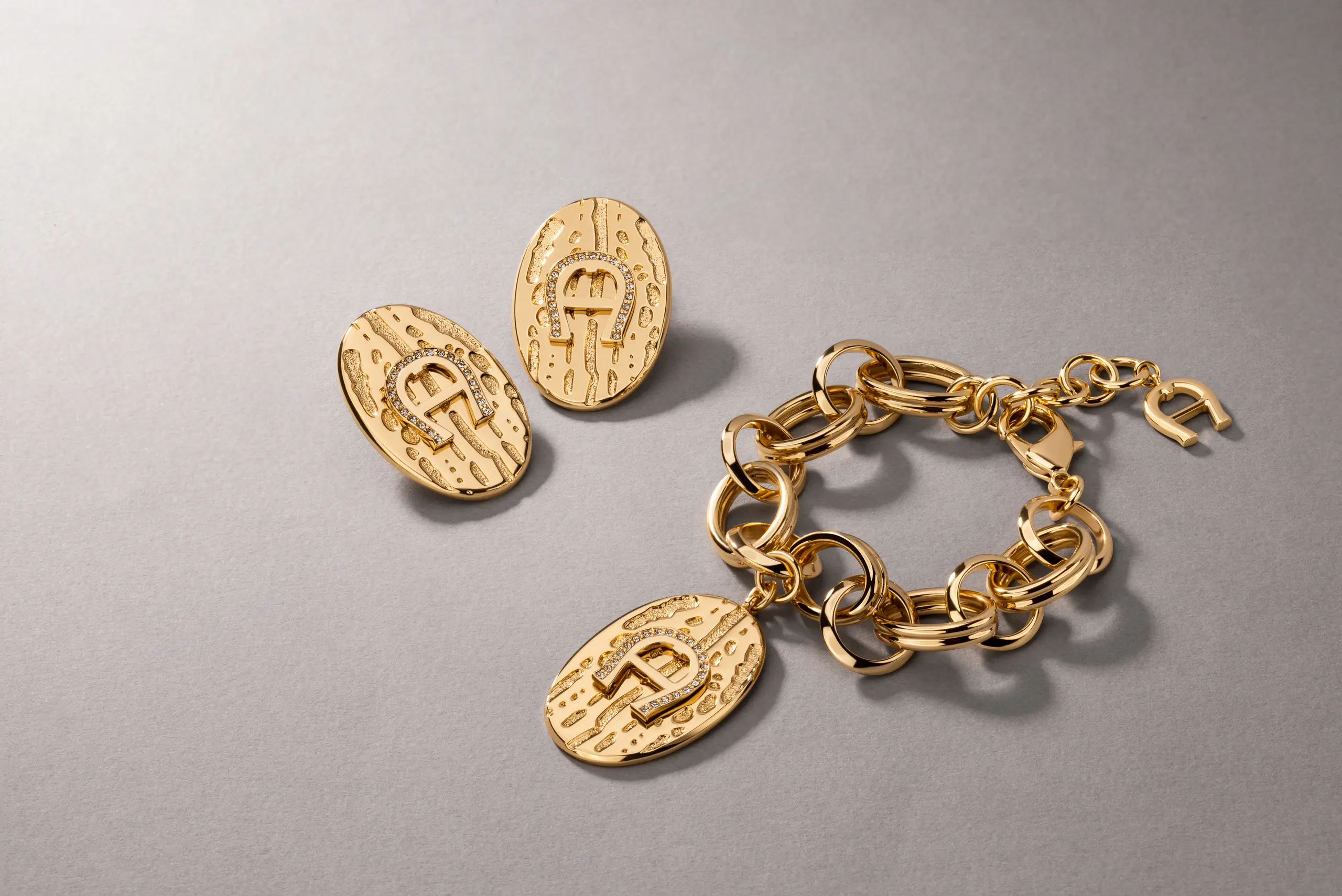 Brand Shoots: Cerruti & Aigner Jewellery – Premium Product Photoshoot project photo 4 of 9