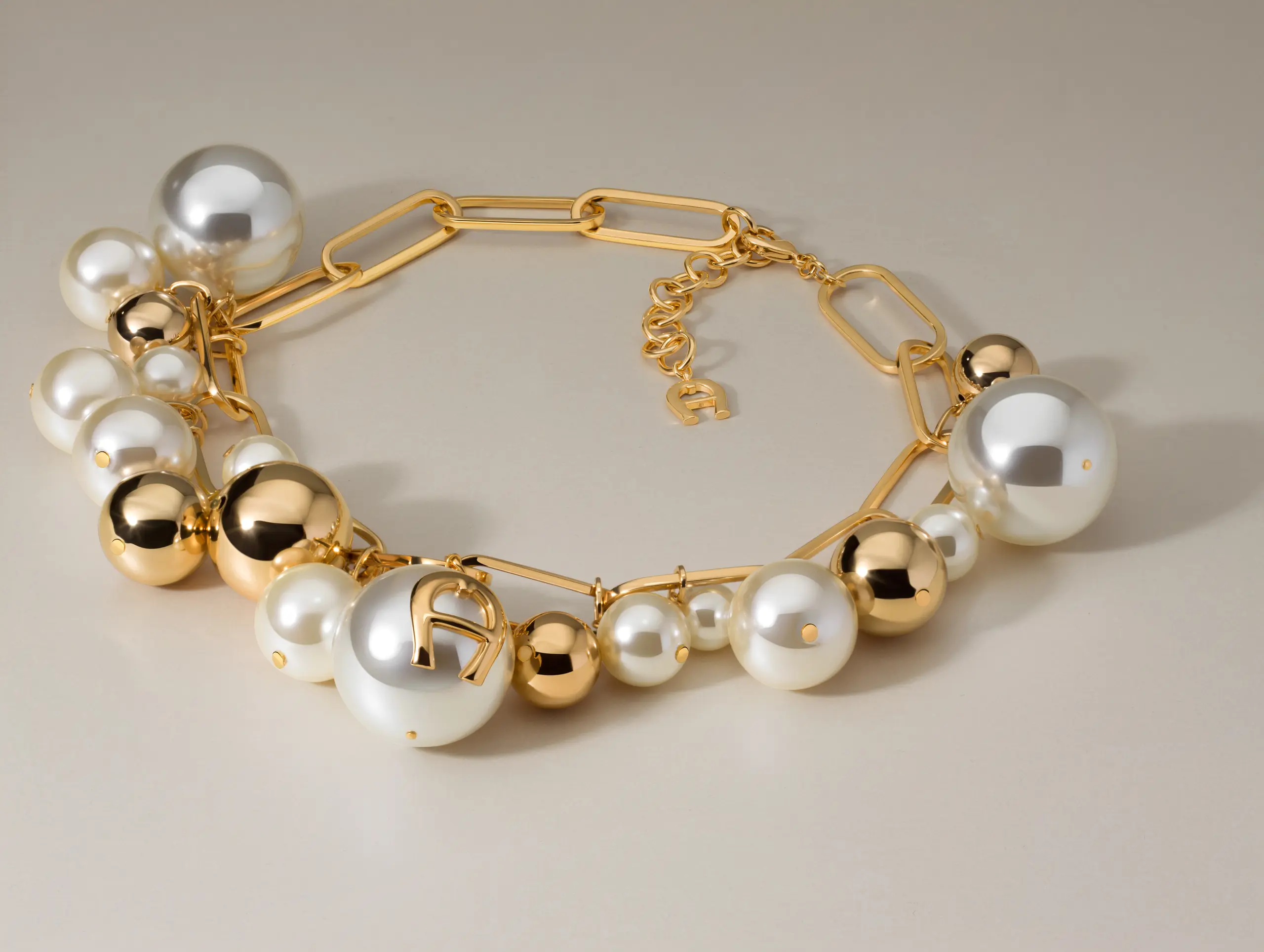 Brand Shoots: Cerruti & Aigner Jewellery – Premium Product Photoshoot project photo 5 of 9