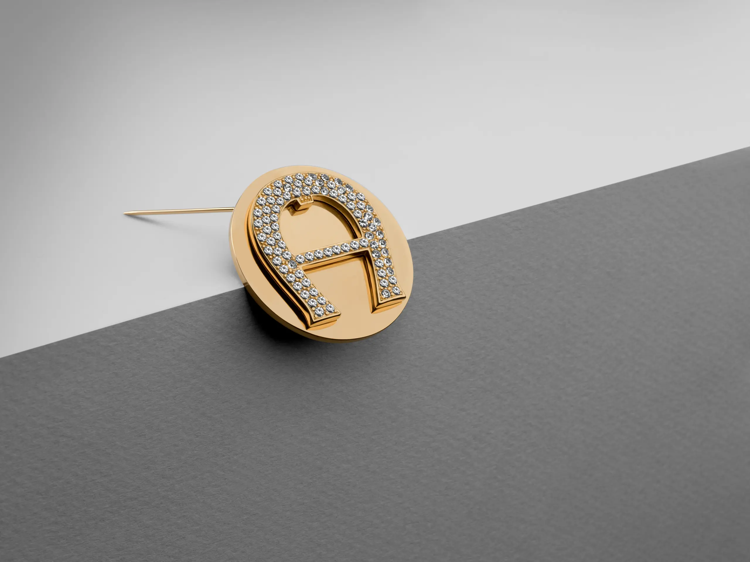 Brand Shoots: Cerruti & Aigner Jewellery – Premium Product Photoshoot project photo 8 of 9