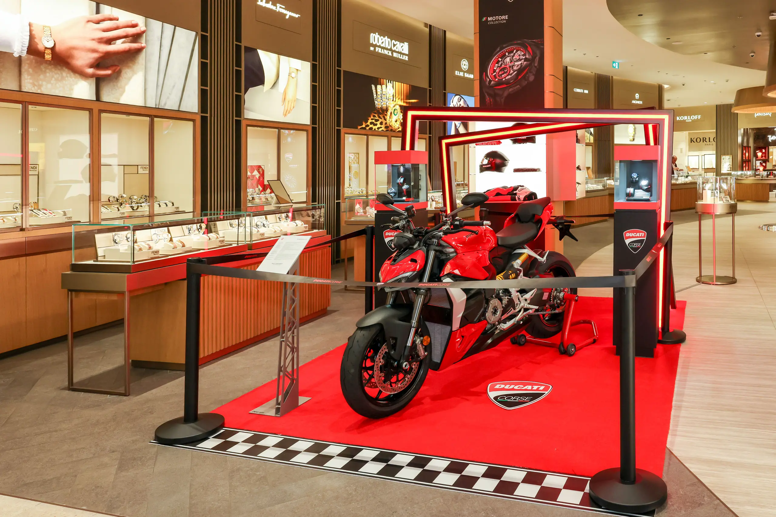 Interiors & Retail: Retail project photo 2 of 34